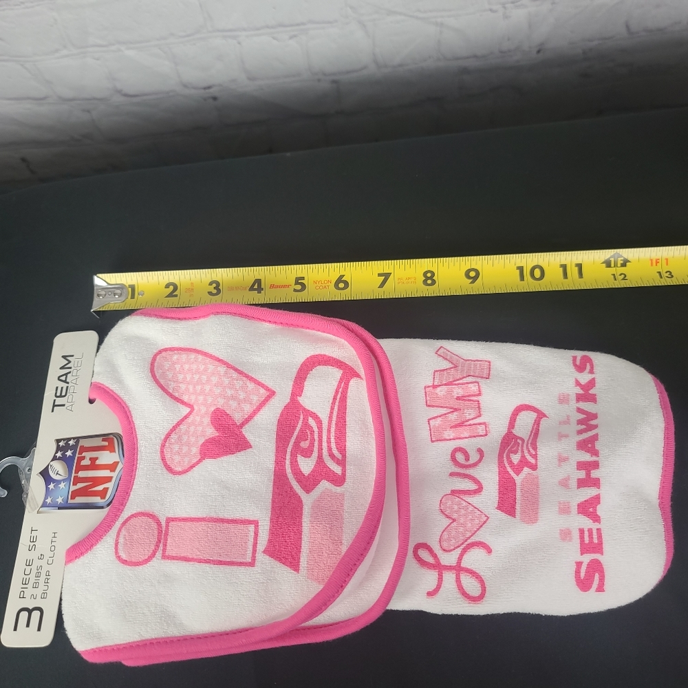 NFL SeaHawks 3 Piece Set 2 Bibs and 1 Burp Cloth. - Picture 6 of 7
